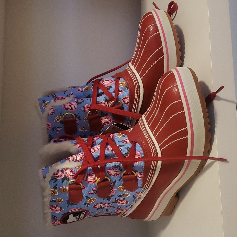 Sorel short red floral winter boots